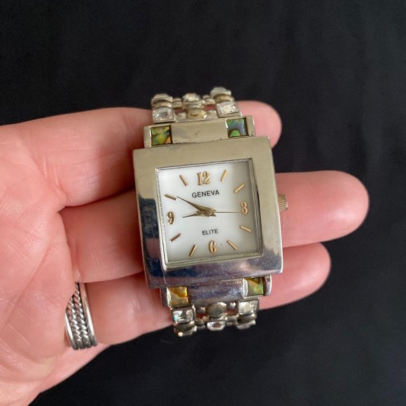 Geneva Elite Cuff Watch - Picture 1 of 3